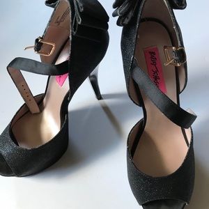 Betsey Johnson heels cheetah print back glitter